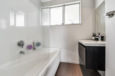 Photo of property in 12 Lansdowne Crescent, Glenview, Hamilton, 3206