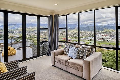 Photo of property in 15 Swain Grove, Riverstone Terraces, Upper Hutt, 5018