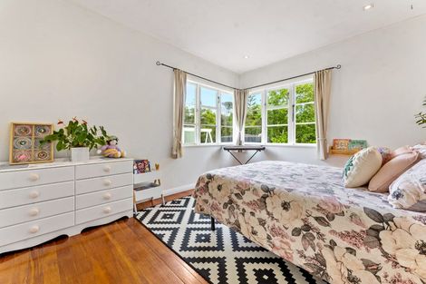 Photo of property in 2 Slater Road, South Head, Helensville, 0874