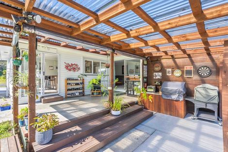 Photo of property in 6 Anzac Road, Otaki, 5512