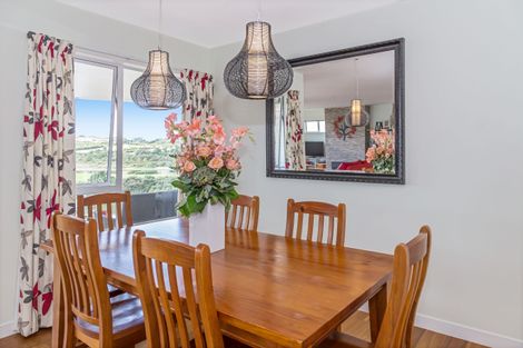 Photo of property in 90 Shakespear Road, Army Bay, Whangaparaoa, 0930