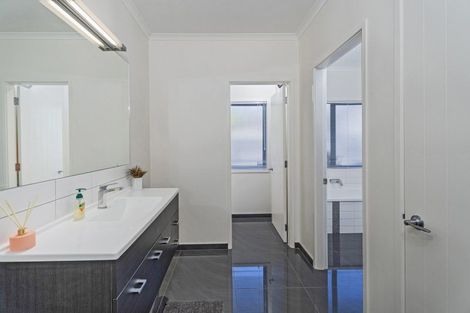 Photo of property in 6 Roseberry Place, Whitianga, 3510