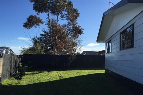 Photo of property in 2/25 Melleray Place, Randwick Park, Auckland, 2105