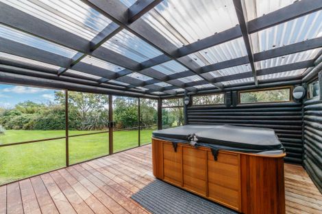 Photo of property in 649 Aokautere Drive, Aokautere, Palmerston North, 4471