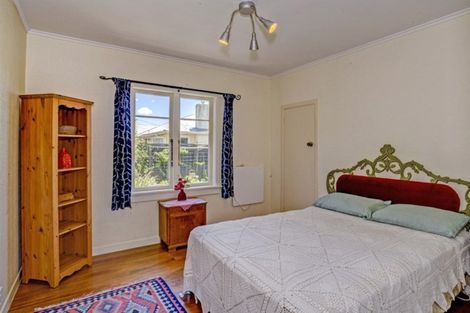 Photo of property in 4 Smith Road, Merrilands, New Plymouth, 4312