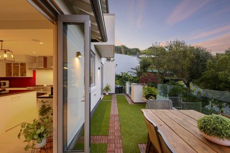 Photo of property in 38 Rossmore Terrace, Cashmere, Christchurch, 8022