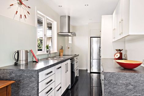 Photo of property in 1/50 Glencoe Road, Browns Bay, Auckland, 0630