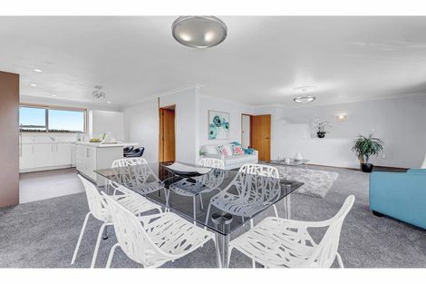 Photo of property in 17a Sonning Place, Redwood, Christchurch, 8051