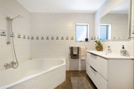 Photo of property in 7a Waterfront Road, Mangere Bridge, Auckland, 2022