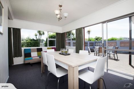 Photo of property in 14 Leatham Avenue, Strandon, New Plymouth, 4312