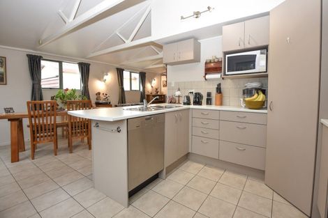 Photo of property in 6 Kupe Drive, Carterton, 5713