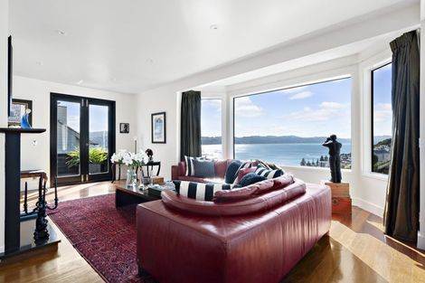 Photo of property in 5 Bayview Terrace, Oriental Bay, Wellington, 6011