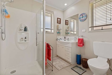 Photo of property in 93 Arabian Drive, Papamoa Beach, Papamoa, 3118