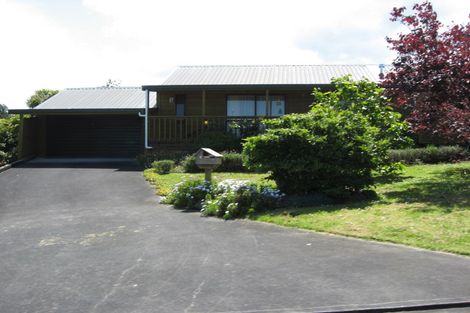 Photo of property in 2 Tokay Place, Huapai, Kumeu, 0810
