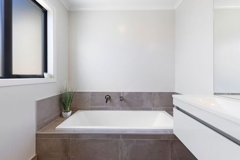 Photo of property in 39 Huntaway Close, Stoke, Nelson, 7011