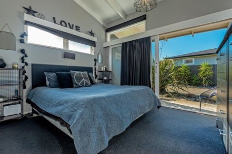 Photo of property in 38 Kelvin Grove Road, Kelvin Grove, Palmerston North, 4414