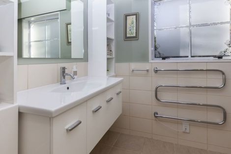 Photo of property in 125 Fendalton Road, Fendalton, Christchurch, 8014