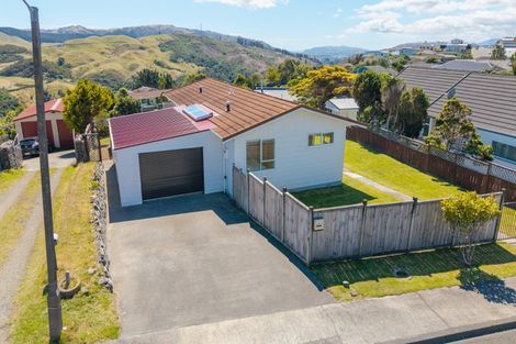 Photo of property in 4 Maraval Crescent, Grenada Village, Wellington, 6037