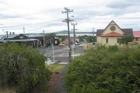 Photo of property in 1/148 Queen Street, Northcote Point, Auckland, 0627