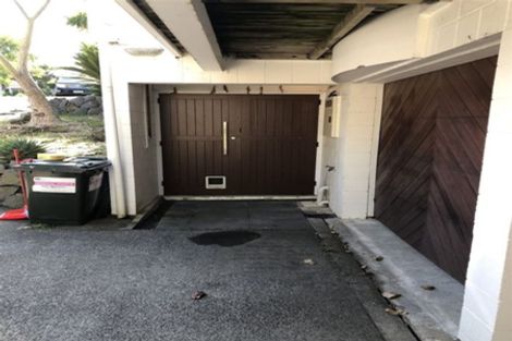 Photo of property in 23 Elsted Place, Goodwood Heights, Auckland, 2105