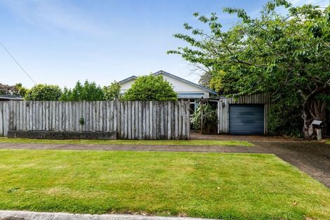 Photo of property in 10 Cameron Street, Hawera, 4610