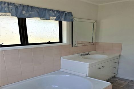 Photo of property in 38 Tree View Avenue, Glenfield, Auckland, 0629