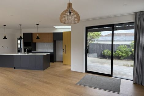 Photo of property in 54a Santiago Crescent, Unsworth Heights, Auckland, 0632