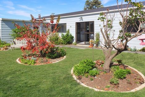 Photo of property in 8b Te Awa Street, Foxton Beach, Foxton, 4815