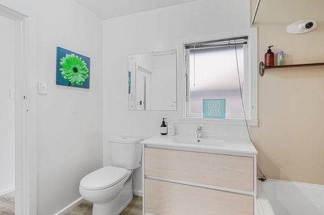 Photo of property in 24 Pembroke Street, Avondale, Christchurch, 8061