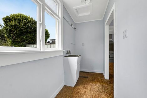 Photo of property in 10 Cameron Street, Hawera, 4610