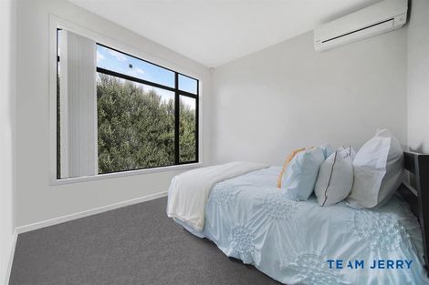 Photo of property in 2 Gallantry Crescent, Papakura, 2110