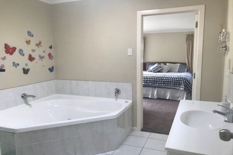 Photo of property in 12 Mamaku Rise, Welcome Bay, Tauranga, 3112