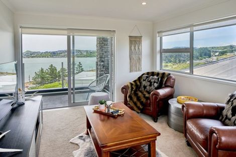 Photo of property in 14 Sue Dow Lane, Aotea, Porirua, 5024