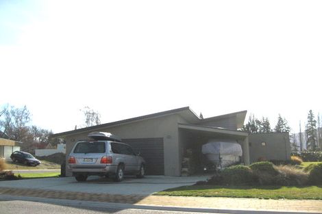 Photo of property in 30 Stonebrook Drive, Wanaka, 9305