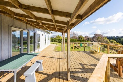 Photo of property in 74 Polson Hill Drive, Aokautere, Palmerston North, 4471