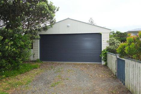 Photo of property in 18 Brown Terrace, Foxton Beach, Foxton, 4815