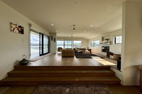 Photo of property in 62 The Terrace, Herald Island, Auckland, 0618