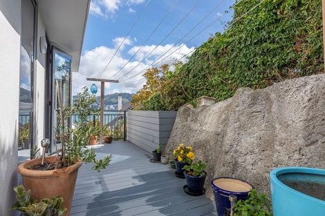 Photo of property in 4/308 Oriental Parade, Oriental Bay, Wellington, 6011