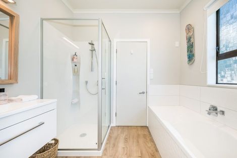 Photo of property in 314 Te Moana Road, Waikanae, 5036