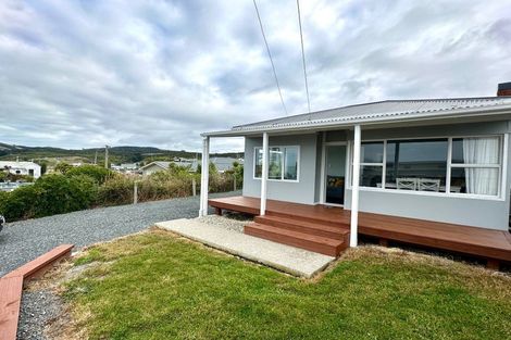 Photo of property in 32 Esplanade, Kaka Point, Balclutha, 9271