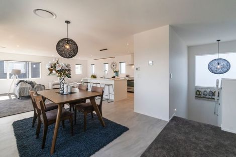 Photo of property in 31a Dawnhaven Drive, Te Atatu Peninsula, Auckland, 0610