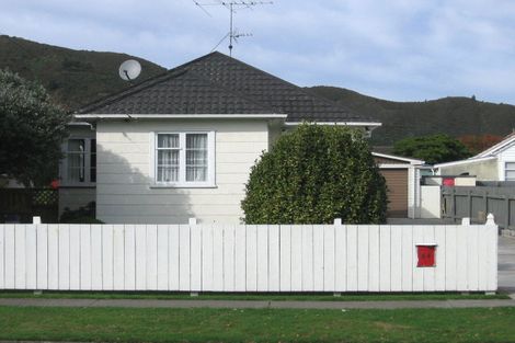 Photo of property in 44 Churton Crescent, Taita, Lower Hutt, 5011