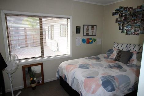 Photo of property in 30 Grove Road, Papakura, 2110