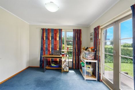 Photo of property in 63 Sevenoaks Drive, Bryndwr, Christchurch, 8053