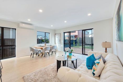 Photo of property in 15 Toanui Road, Hobsonville, Auckland, 0616