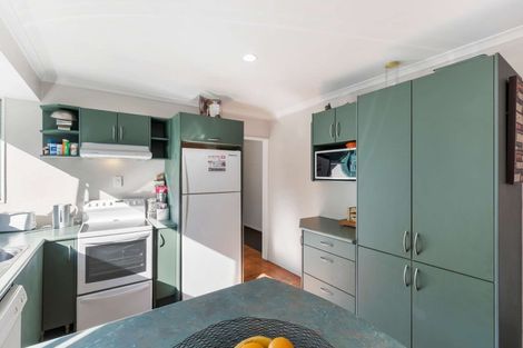 Photo of property in 10 Bella Villa Drive, Waiuku, 2123