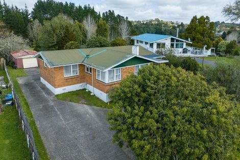 Photo of property in 17 Derrick Road, Kawakawa, 0210