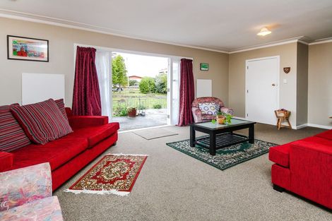 Photo of property in 22 Kingdale Road, Henderson, Auckland, 0610