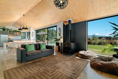 Photo of property in 19 Glenaray Crescent, Wanaka, 9305