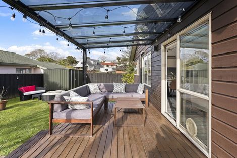 Photo of property in 75 Kamara Road, Glen Eden, Auckland, 0602